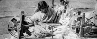 ग्लोबलाइजेशन के दौर में ' स्वदेशी ' की सलाह बेहतरीन विचार लगता हैं 

लेकिन,

' स्वदेशी ' की परिभाषा बहुत ही पेचीदा मसला है ?

भारत की भूमि पर पैदा हुई और भारतीय नागरिक द्वारा आविष्कार की गई टेक्नोलॉजी को अगर स्वदेशी मानेंगे तो फिर  सभी कंप्यूटर, लैपटॉप और ऑपरेटिंग सिस्टम और