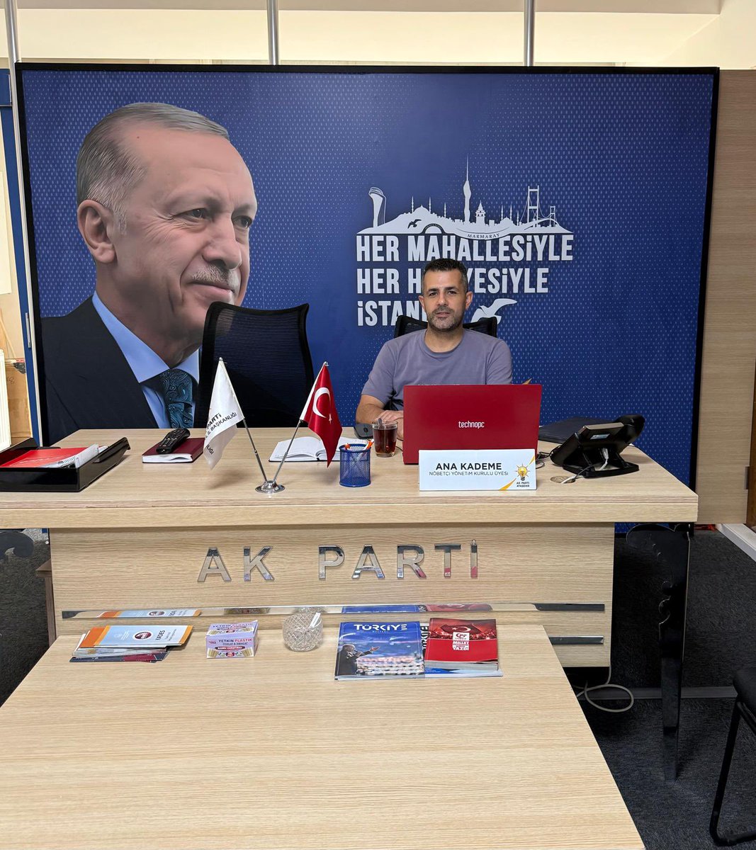 Ataşehir için her zaman nöbetteyiz!
Bugün İlçe Başkanlığımızda Nöbetçimiz 
İlçe Yönetim Kurulu Üyemiz 
Murat Demir

✍️ Soru ve görüşleriniz için kendisini ziyaret edebilir veya ☎️ 0216 575 34 34 numaradan kendisine ulaşabilirsiniz.

Nöbet Saatimiz 
⏰ 10:00-17:00