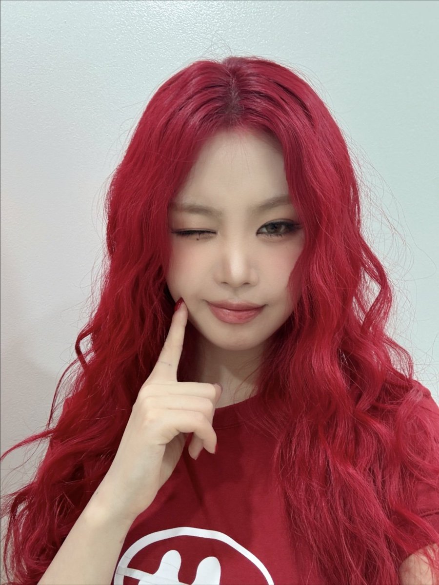 BRD_SOOJIN's tweet image. [#수탱데이📸]
2025.09.03.🌹🖤

#수진 #SOOJIN
#BADITUDE