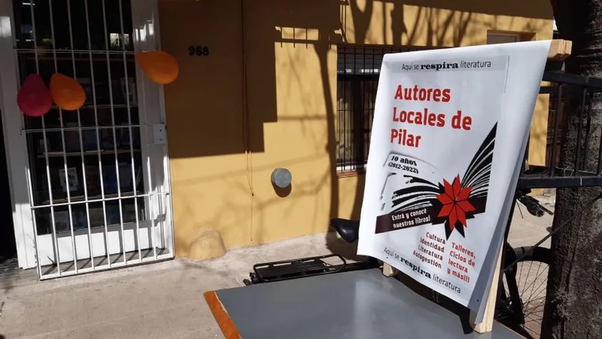 ¡Feliz día a todos los escritores de Pilar! ✍️

Hoy, en el #DiaDelAutorLocal, quiero agradecerle a cada escritor que vuelca su arte en libros y escritos.