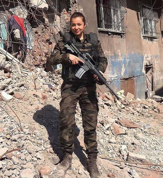 Kahraman Türk kadını...
Şehit Gülşah Güler...🇹🇷