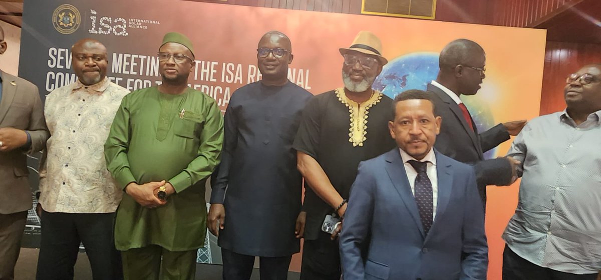 🌞🇬🇲🤝🇬🇭 At the #ISAGhana2025 Conference, Hon. Minister Nani Juwara met ISA DG Ashish Khanna to boost solar cooperation.

Goal: 90% electrification by 2025 through large-scale solar, streetlighting &amp; agri solutions.

A brighter, greener Gambia is on the way! ✨🌍