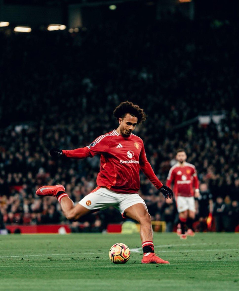 ابي يرجع الفورمة الي وصل لها قبل الإصابة الموسم الماضي ، كان خارق بشكل كان حاسم في مباريات الدوري الاوروبي ، والاهم من هذا كان يحرك الملعب والفريق جودة جودة خيالية هذا اللاعب .