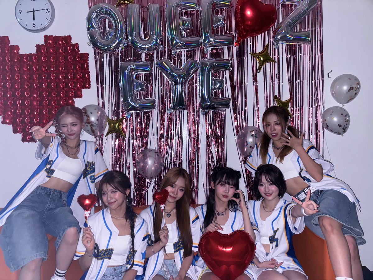 Queenz_Eye's tweet photo. [👑]

#퀸즈투데이
 
무대 끝나고 엉엉 울어버린 막방‼️
퀸즈아이의 에피소드는 이제부터 시작이야💗
by.아윤

#QueenzEye #퀸즈아이
#PRISM_EP_01 https://t.co/8hJUD2ZwKq