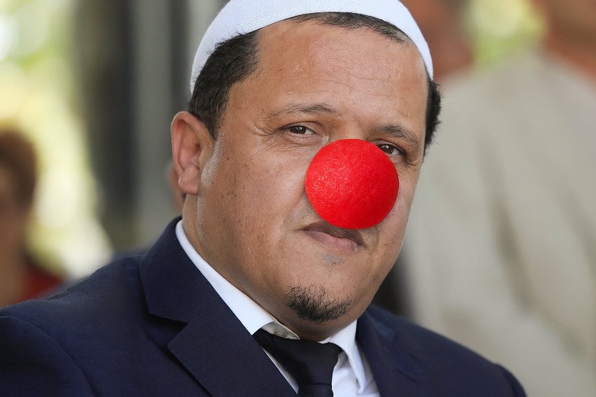 🇫🇷🤡 FLASH | "Hassen Chalghoumi est un clown. Il fait rire 99 % des musulmans de France", a déclaré Rima Hassan.