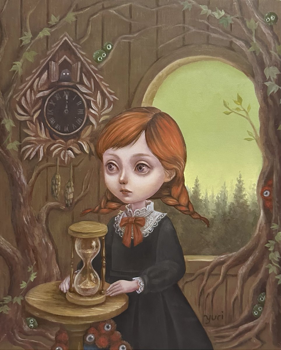 『黒い森の記憶 / The Black Forest’s Memory』
size: F3 (273mm × 220mm)
止まっていた砂時計がひっくり返され、再び時が流れ始めるとき。屋根裏部屋の鳩時計から、黒い森へと繋がる境界が現れます。静かな記憶の中から、ざわめきと共に小さなモンスターたちが顔を覗かせる世界を描きました。