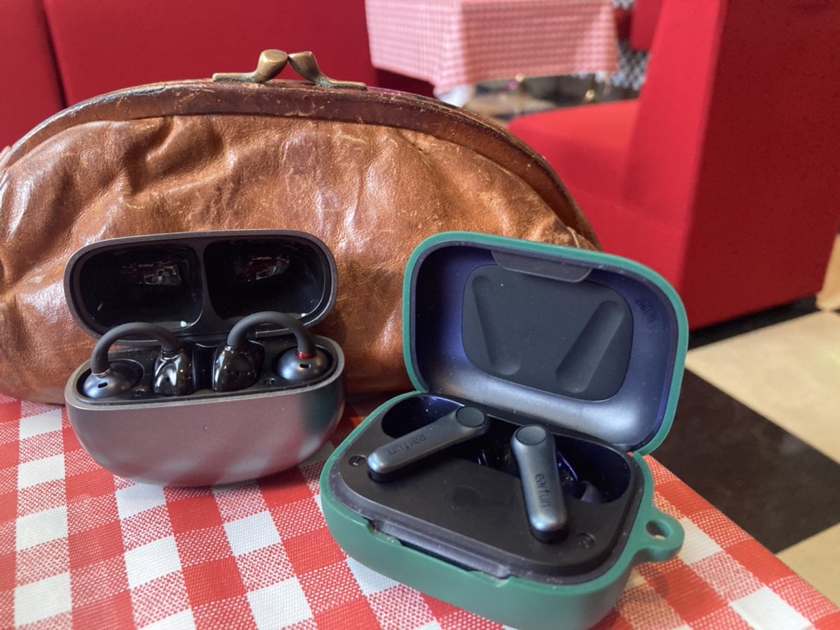 mado_pino's tweet image. 愛用の革ポーチの中にはいつもearfunのAir pro4とclip

この二つがあればあらゆる状況で快適に過ごせます

#EarFunの秋