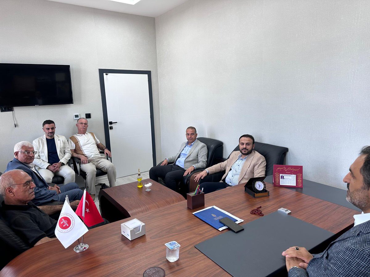 AK Parti Haliliye İlçe Başkanlığı olarak;

Yönetim Kurulu Üyelerimiz ile birlikte Haliliye İlçe Müftümüz Dr. Ramazan YILDIRIM’a hayırlı olsun ziyaretinde bulunduk.

Sayın Müftümüze yeni görevinde başarılar dileriz.

#AKHaliliye #AKParti #MustafaBağmancı #Şanlıurfa #bağmancı