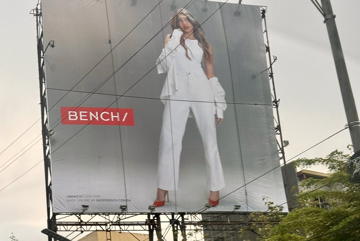 Just spotted: New Maine's Bench Billboard! 🤍

📷 <a href="/toriiimeeengchi/">TORIMENGCHI 🍱</a> 
<a href="/mainedcm/">Maine Mendoza</a> | #MaineMendoza
#MaineForBench <a href="/benchtm/">BENCH/</a>