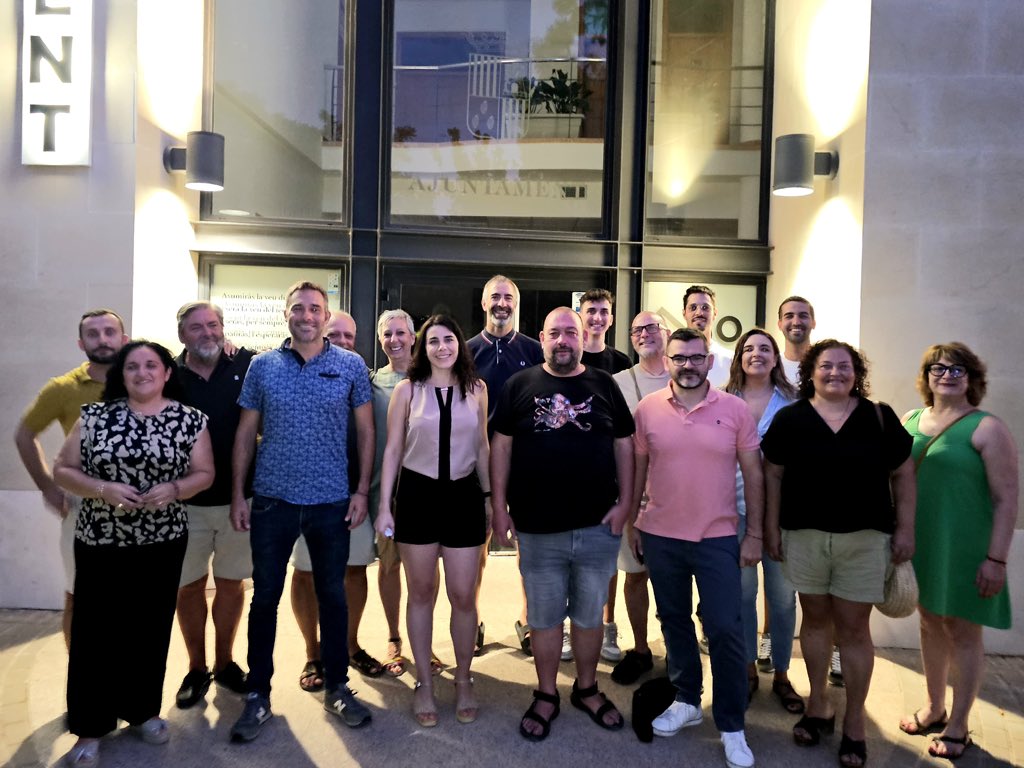 ✊ Ahir de vesprada el portaveu <a href="/Rafa_Carrio/">Rafa Carrió</a>, el secretari local #SergiAlemany i el regidor <a href="/ValenAlcala/">Valen 🍊</a> vam estar donant suport a l’Alcalde valencianista 🧡 Jose Luis Mas Sola, davant la moció de censura fallida presentada pel #PP, dos regidors del PSPV i el PRE 👇