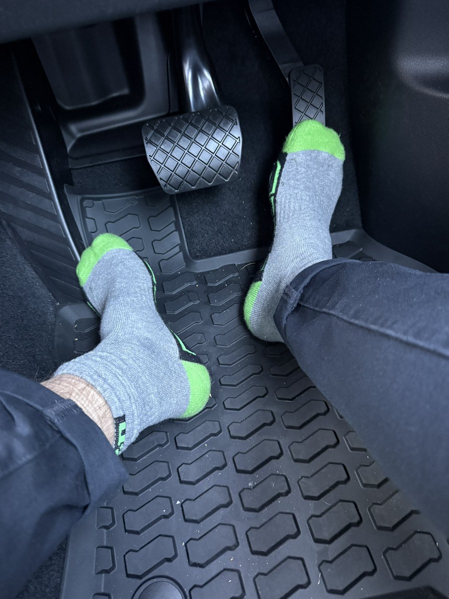 Heading home 🧦 #tradie #tradiesocks