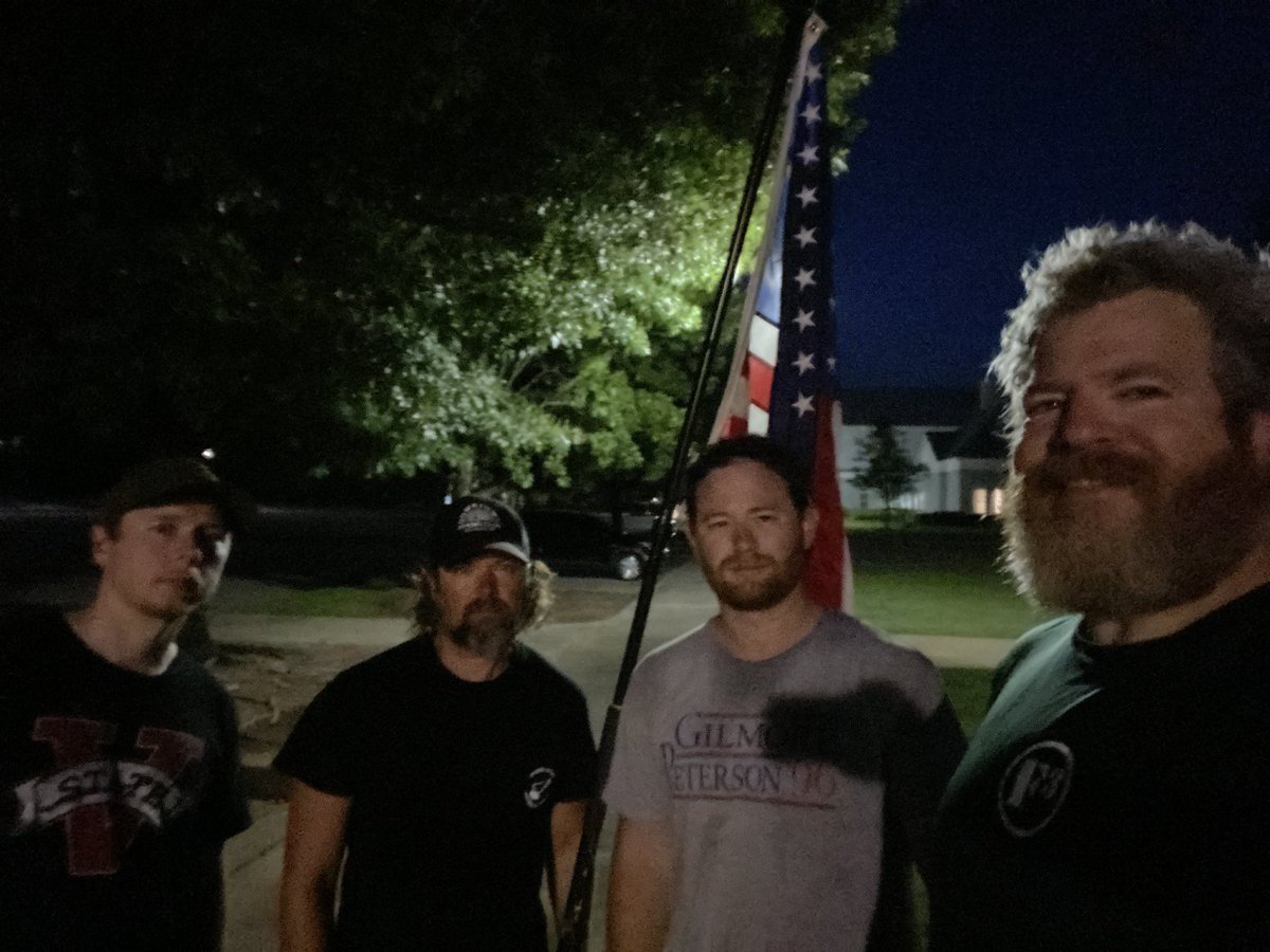 Four strong pre-dawn on a cool Wed morning, 11’s up and down a flight of stairs, 2 rounds of four corners in the courtyard, and some core exercises to cool down. Discussed the three relationships every man needs with other men. Great way to start a morning. 💪