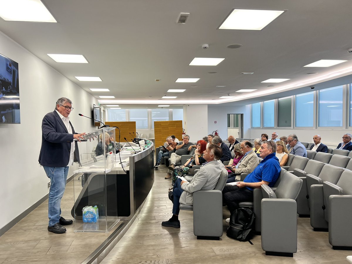 “In queste settimane abbiamo assistito a dichiarazioni da parte di esponenti del governo su possibili interventi di riforma della previdenza. Lo diciamo con fermezza: non è accettabile che si possa mettere mano a riforme così importanti senza di noi, senza chi rappresenta i