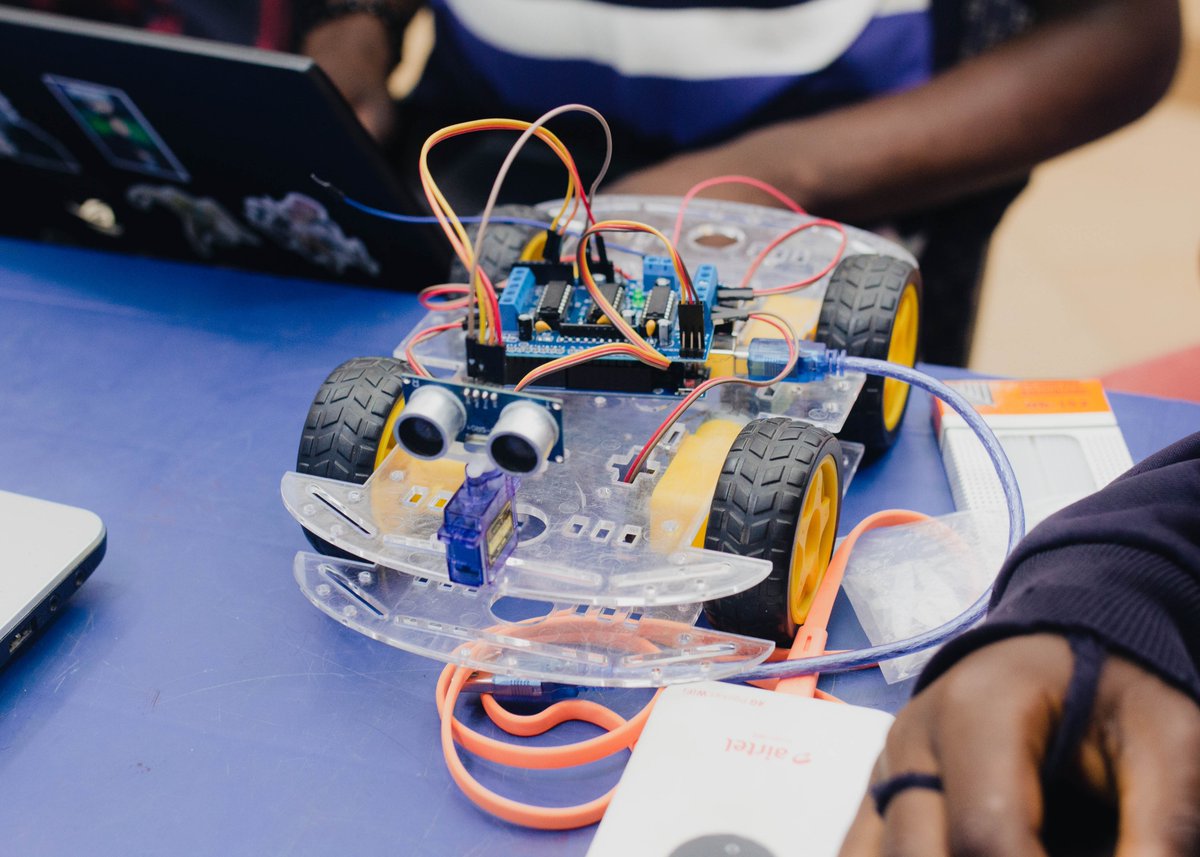 sunnahtechlab's tweet image. Week Five at Kids Coding: Robotics!
Kids are learning to design & program robotic cars and explore fun hands-on builds. Creativity + coding = endless possibilities!
#KidsCoding #Robotics #CodingForKid