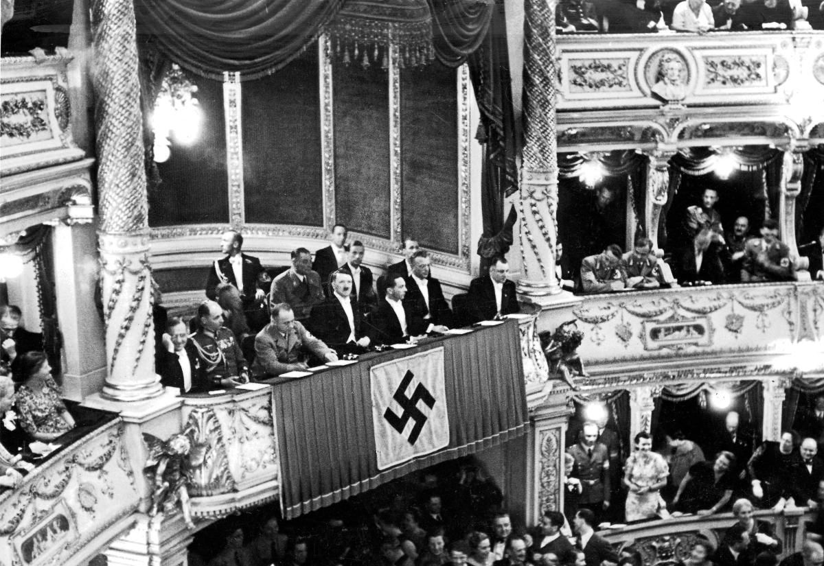 regelegorila's tweet photo. Les cinémas UGC en 2028 après le rachat par Bolloré https://t.co/ZJKzonoMJA