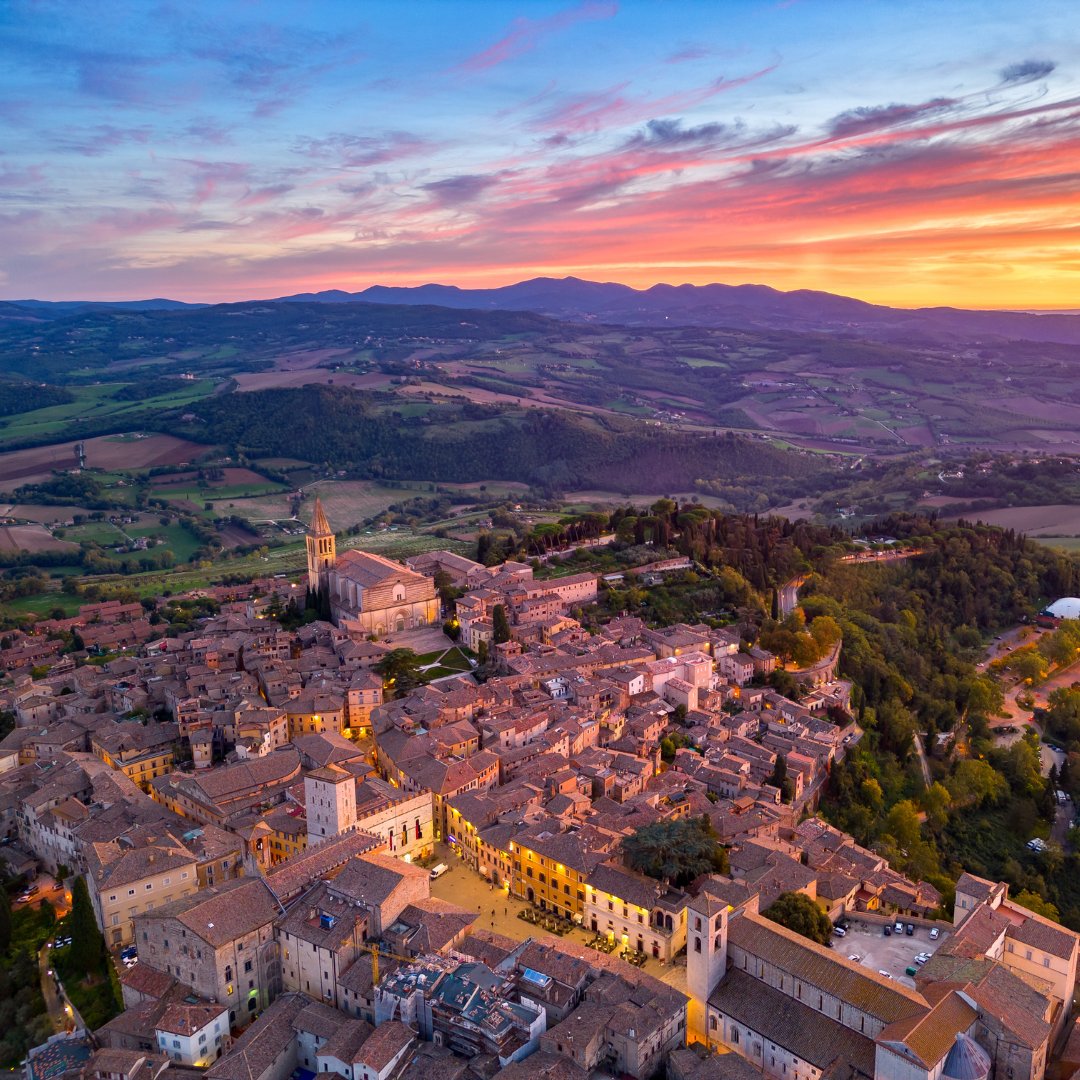 operaffinity's tweet image. Thank you for hosting us, Todi. 10-14 September 
@VisitUmbria_IT @comuneditodi 💚🤍❤️

#OperAffinity2025 #CulturalHeritage