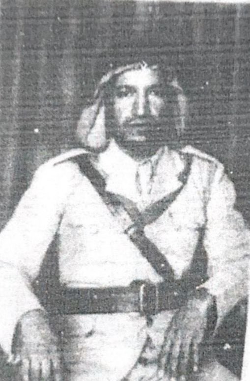 AlkhbraHistory's tweet photo. من اوائل العسكريين الروّاد الذين خدموا الوطن،اللواء موسى العويّد، ووالده عويّد العبدالله العويّد(يرحمهم الله)
امير #الخبراء مابين 
21- 1326هـ والذي كان له دور بطولي خلال تصدي اهل الخبراء لحصار عبدالعزيز بن رشيد وانسحابه بعد هزيمته من #الملك_عبدالعزيز في معركة #البكيريه عام 1322هـ https://t.co/SnkoZwxTRA
