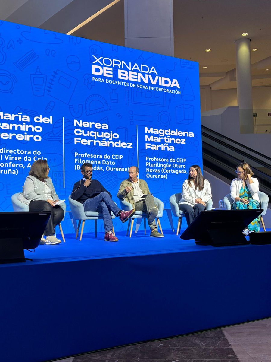 Espazo de diálogo na Xornada de Benvida!
Directores e docentes que iniciaron recentemente a súa etapa profesional comparten experiencias, consellos e impresións co profesorado de nova incorporación.
A voz da práctica, en primeira persoa.

#BenvidaDocente #NovaIncorporación