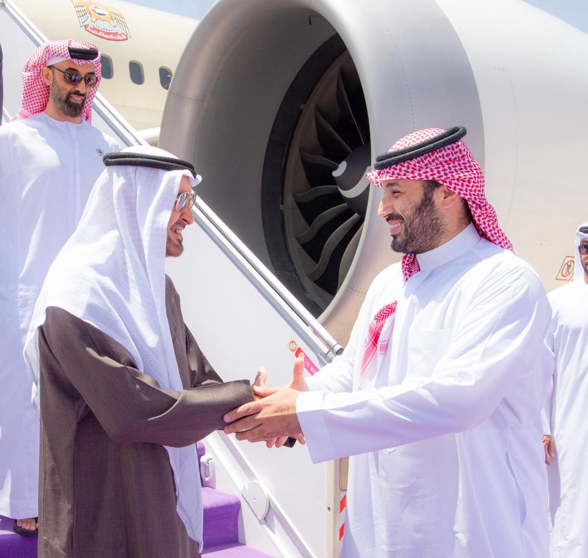 شهدت العلاقات السعودية الإماراتية تطورًا نوعيًا خلال العقد الأخير، تجلّى في ارتفاع حجم التبادل التجاري، وتكامل السياسات الاقتصادية، وتأسيس آليات مؤسسية مرنة، أبرزها المجلس التنسيقي السعودي الإماراتي. يمثل هذا المجلس نموذجًا حديثًا للدبلوماسية الاقتصادية الخليجية، حيث تجاوز الأطر