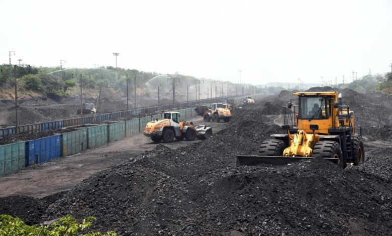 DRMKhurdaRoad's tweet photo. 🚆 Milestone Alert!
Khurda Road Division handled 132.17 MT (Apr–Aug 2025), the fastest-ever in Indian Railways!
🔼 Loading: 72.34 MT (+9%)
🔽 Unloading: 59.83 MT
📷 A big leap from 124.30 MT last year!
#UpdateKhurdaRoad #FreightSuccess
@EastCoastRail @RailMinIndia https://t.co/lr1NbWiTGC