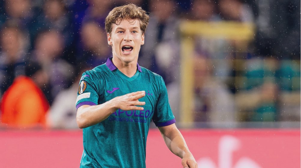 🚨 Trabzonspor, 24 yaşındaki orta saha oyuncusu Yari Verschaeren için kulübü RSC Anderlecht'e teklifini iletti. Oyuncunun sezon sonunda sözleşmesinin biticek olması ise bir avantaj.