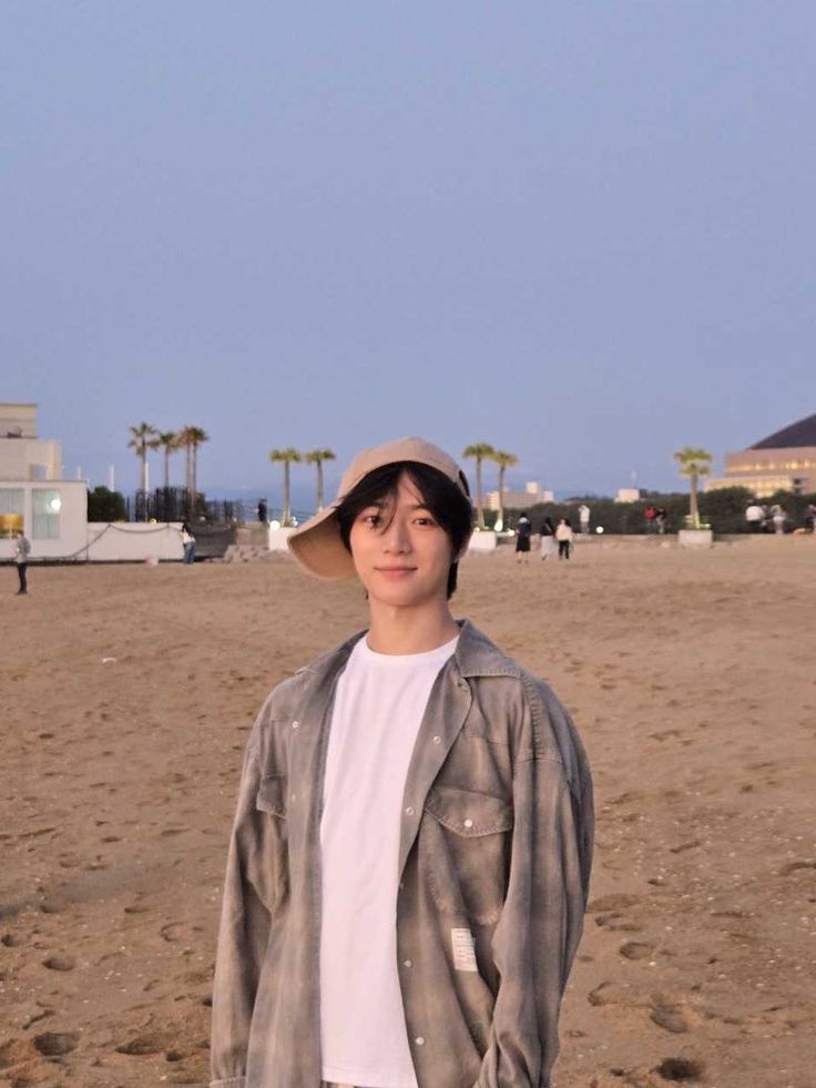 sunteroid's tweet image. Manage Beomgyu Better  
#TreatBeomgyuFairly
#BeomgyuDeservesBetter
@TXT_bighit @BIGHIT_MUSIC