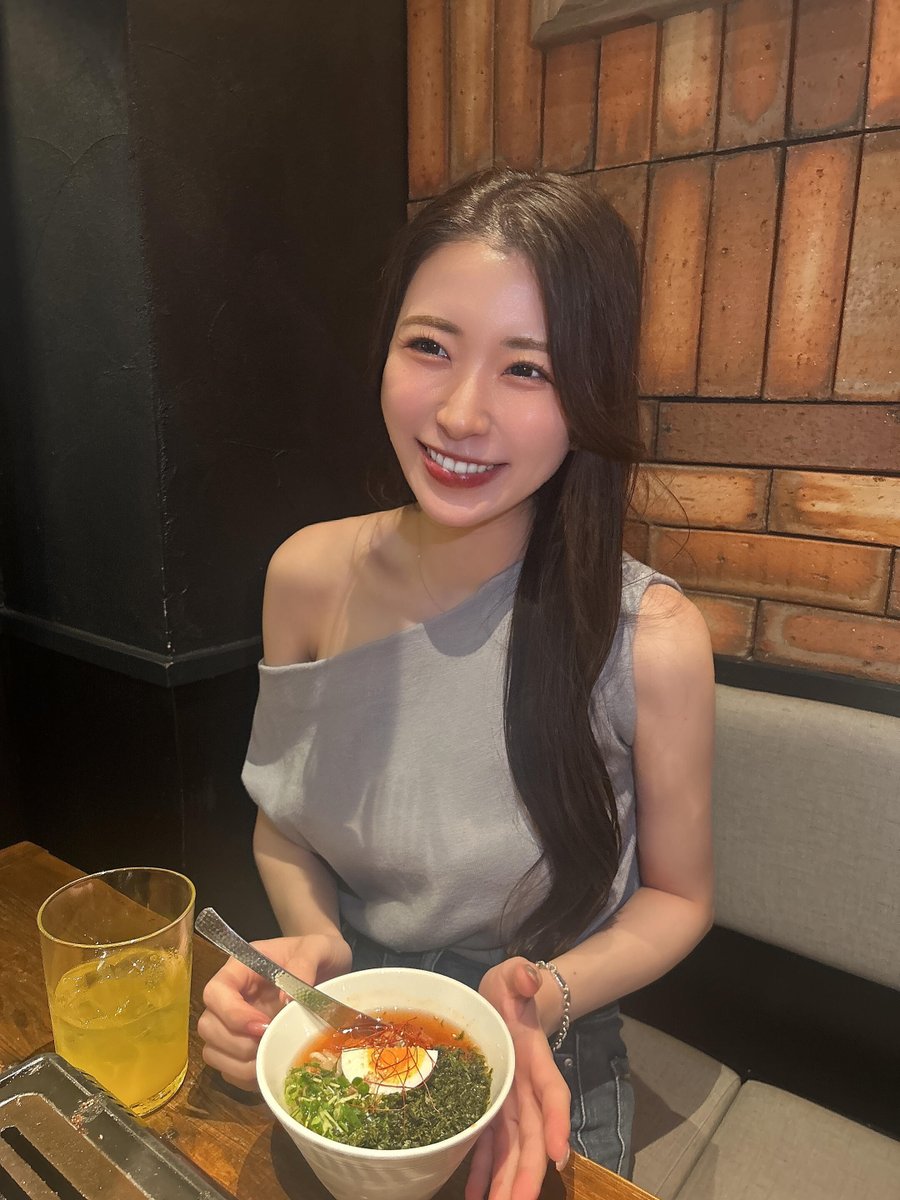 ayano_note33's tweet photo. 焼肉食べてきた〜🗼🇯🇵 お腹も心も大満足😋✨
#東京生活 #恵比寿 #肉食女子 #ニクアザブ #焼肉 https://t.co/uz78nGZDPh