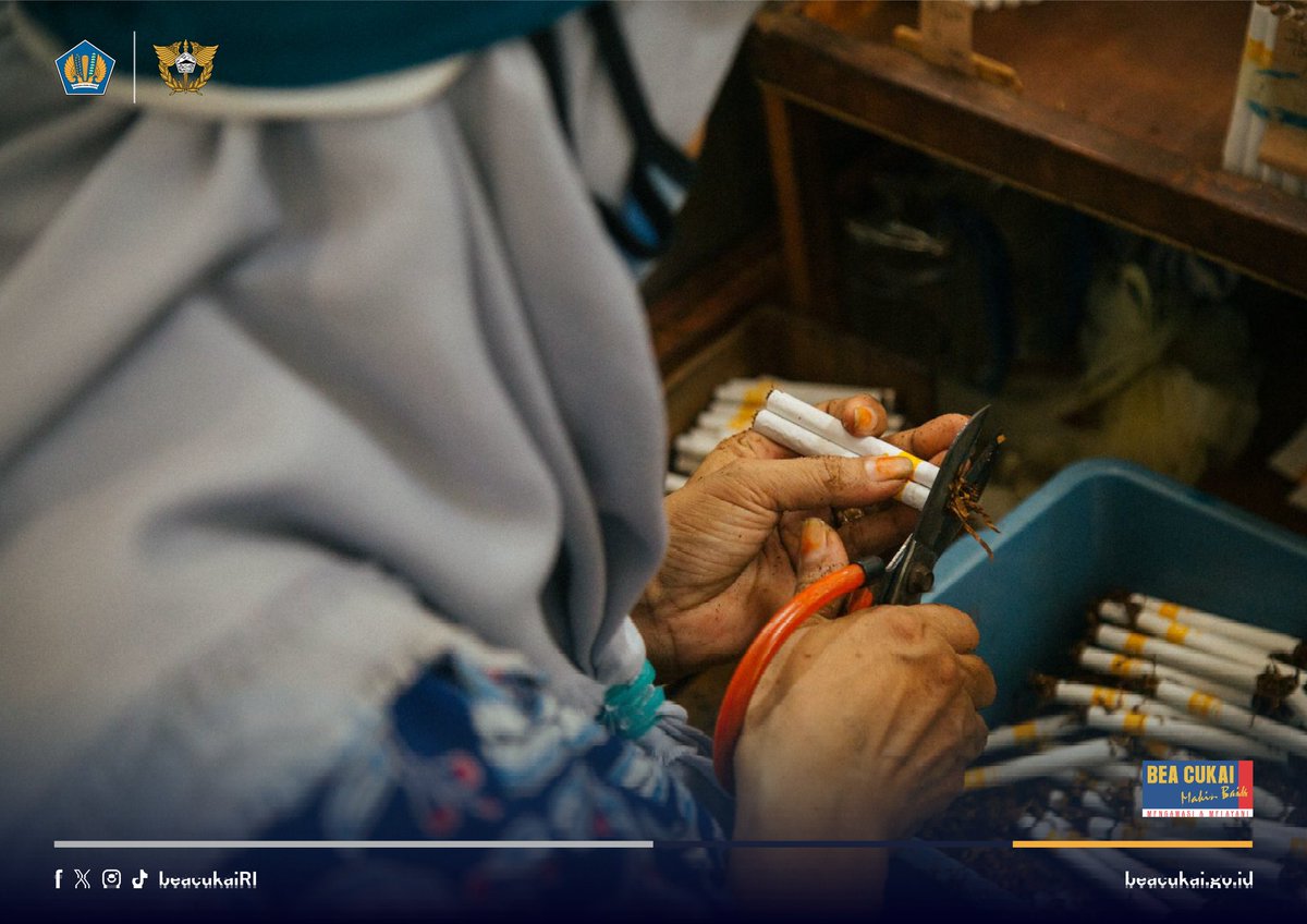 Bea Cukai perkuat upaya represif dalam memberantas peredaran rokok ilegal di berbagai daerah.

Melalui gelaran operasi pasar, Bea Cukai <a href="/beacukaitbk/">Bea Cukai Tanjung Balai Karimun</a> &amp; <a href="/beacukaisampit/">KPPBC TMP C Sampit</a> bersama pemerintah daerah melaksanakan penindakan terhadap ribuan batang rokok ilegal.

beacukai.go.id/berita/bea-cuk…