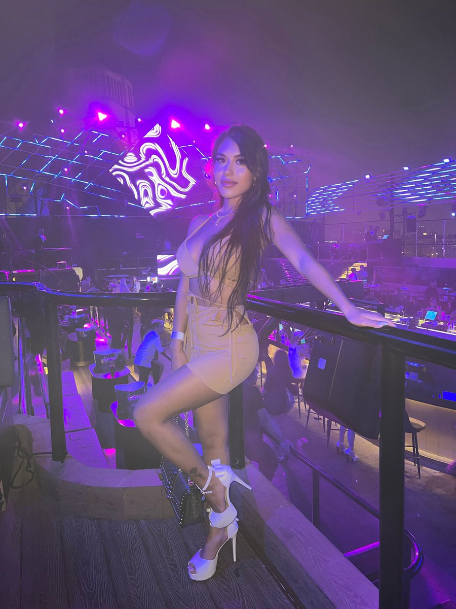 Trading with your own $200 is stupid.

I trade with $50,000 of someone else’s money.

Here’s how it works: 🧵