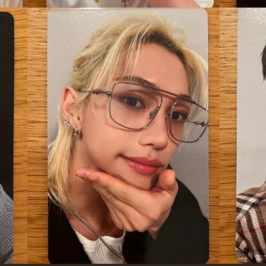 용복이 생일 기념 #rt + follow 이벵

용복이의 생일을 기념해 이벵 엽니다
사진에 보이는 포카와 이것저것 드립니다
용복이 버블 30일 이상이신분들중에서 1분 뽑습니다

반택/끼택비 부담가능하신 분만
(현물X 배송오는대로 보내드립니다)

당발 용복이 생일날
~9/10까지 참저삭 O