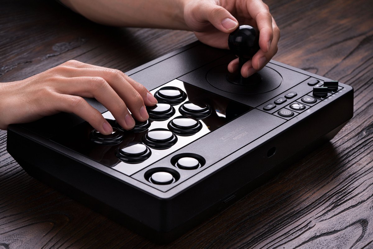 8BitDo's tweet image. The results of our recent poll are in—and once again, the community’s choice for fighting games is the 8BitDo Arcade Stick.

As 8BitDo’s first Xbox-licensed wireless arcade stick, it’s built to deliver smooth command input in any setup. Play on a desk or on your lap with 2.4G…