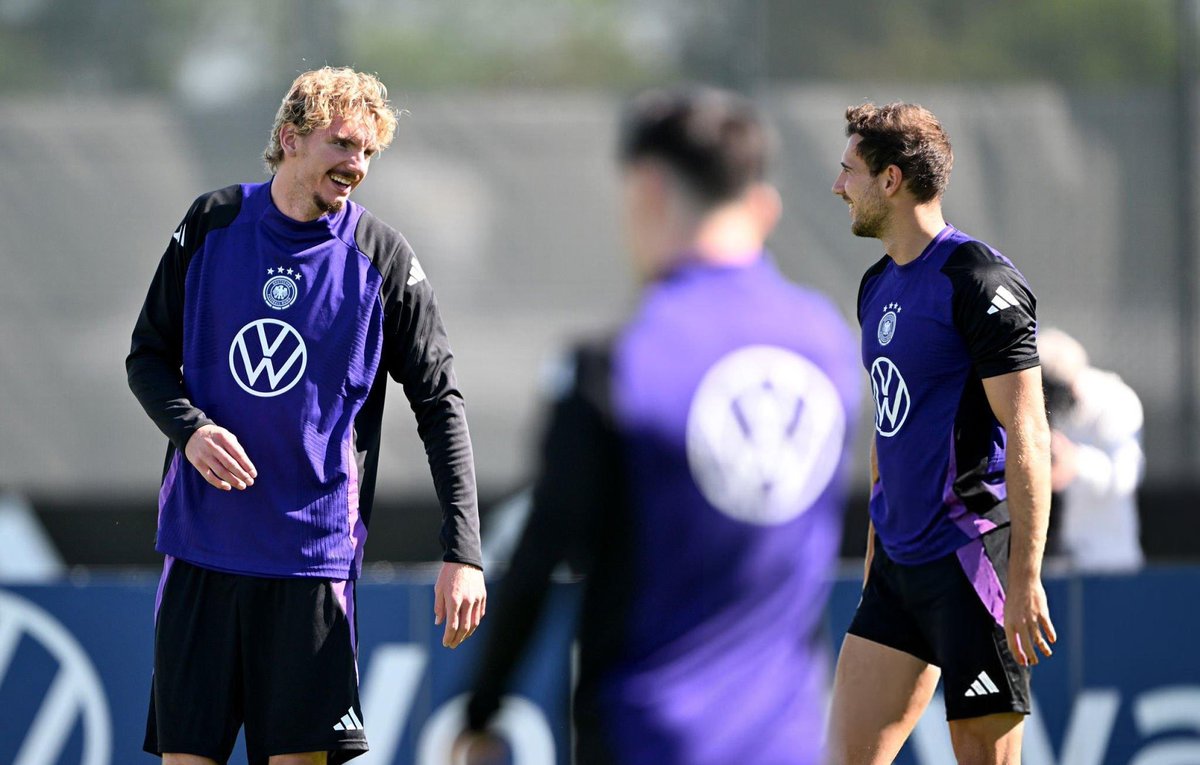 unserfussball's tweet image. 📸🇩🇪 Dernière séance d'entraînement avant le match de qualification pour la Coupe du monde contre la Slovaquie 🇸🇰 

Vos pronostics ? Quel (s) joueur(s) doit être tester ? #DFBTeam #GER