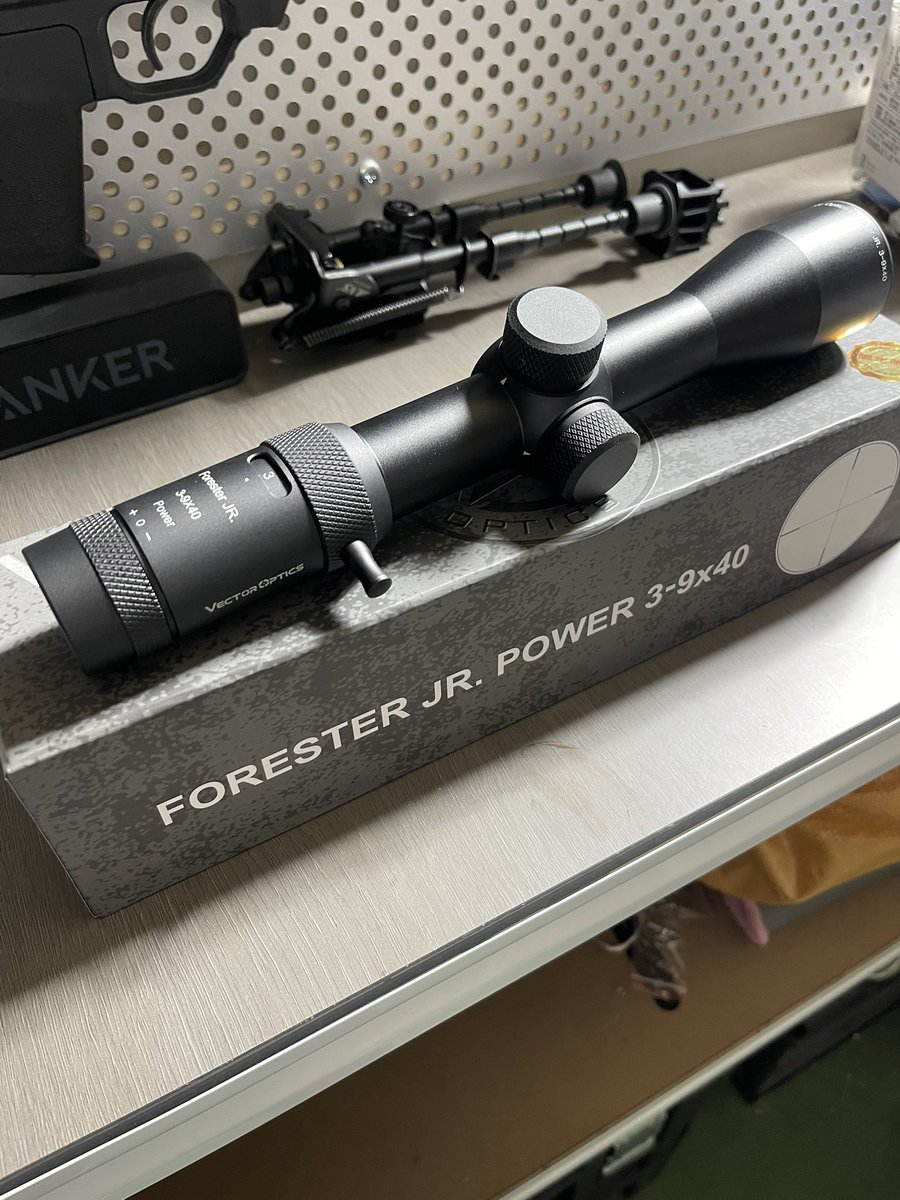 口元のニヤつきが止まりません😏

新品のスコープ買っていざ開封🔫
開封の瞬間がたまりません笑

早くこれライフルに載っけて一刻でも早くサバゲーしたいっす🤩