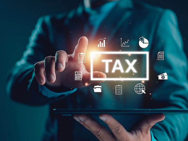 UAE clarifies free zone corporate tax rules with new decisions #corporatetax gulfnews.com/business/corpo…