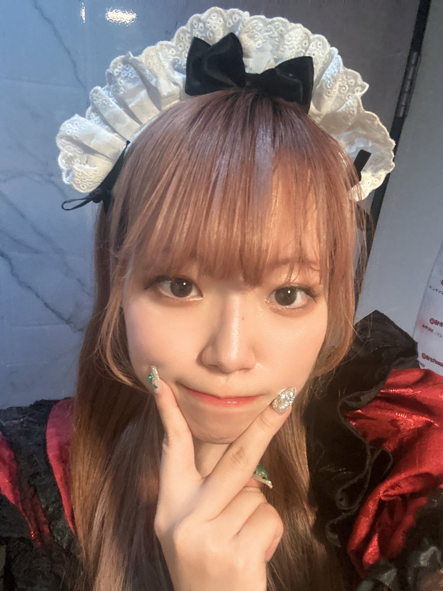おきゅいんしました〜！あっつい！！
秋はどこですか？？
らすとまでいますよɞ̴̶̷  ̫ ɞ̴̶̷すみません今日全然見えないので知ってる方は近づいて名乗って下さい‼️
うちもいっぱい手振るので〜！！！まってます︎^_^