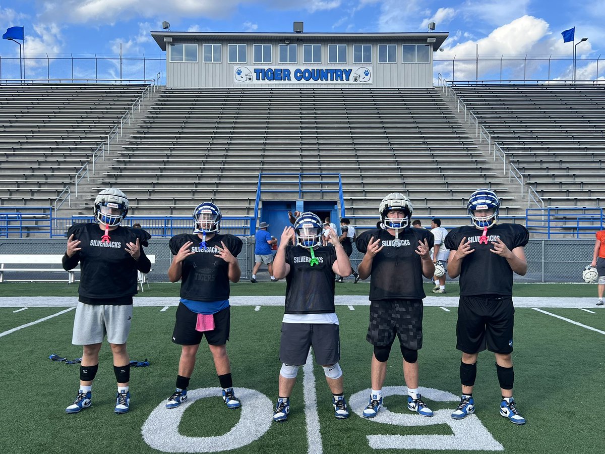 Princeton Tigers Football (@pshstigersfball) on Twitter photo Introducing the Silverbacks💪 Our starting OLine earned their names this week compiling 45 pancakes 🥞
#NoBCD #PTownTough
<a href="/koltonshock/">Kolton Shockley</a> <a href="/Colby_Justus/">Colby Justus</a> Introducing the Silverbacks💪 Our starting OLine earned their names this week compiling 45 pancakes 🥞
#NoBCD #PTownTough
<a href="/koltonshock/">Kolton Shockley</a> <a href="/Colby_Justus/">Colby Justus</a>