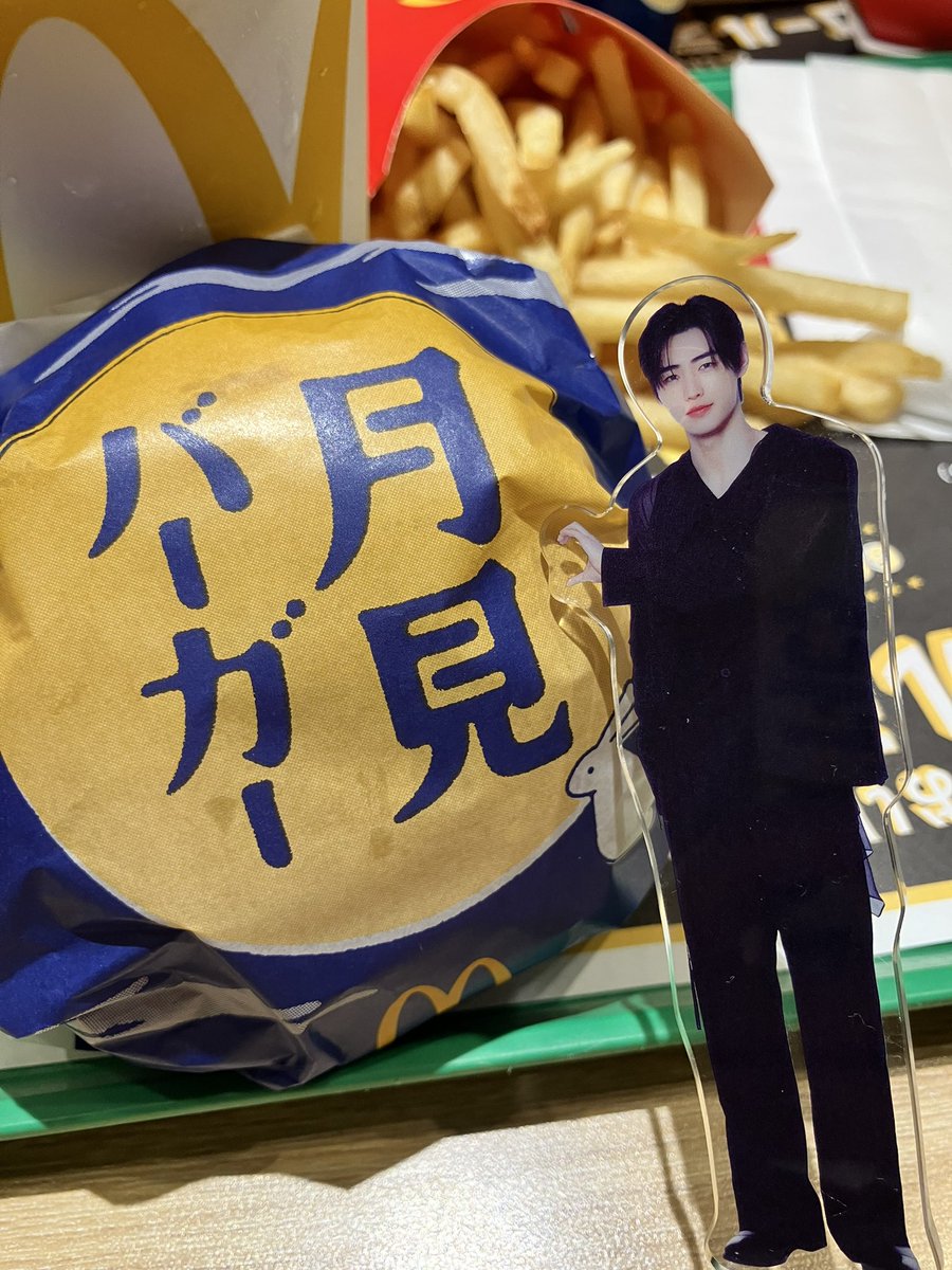 先月3週間ほど胃を痛めて初の胃カメラしたのが、まるで嘘だったようだわ…
今はモリモリ食べて、しっかり体内消毒してまーす🥃

 #SUNGHOON