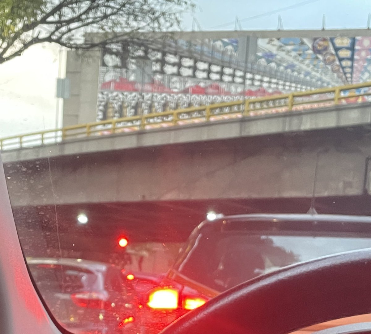 ⁦<a href="/locatel_mx/">@locatel_mx</a>⁩ ⁦<a href="/LaSEMOVI/">Secretaría de Movilidad CDMX</a>⁩ POR FAVOR nos urge que reprogramen / reajusten o lo que sea necesario en el semáforo del cruce Río San Joaquín, Lago Alberto, Lago Onega, Cervantes
En alcaldía ⁦<a href="/MHcesac/">MH CESAC</a>⁩ 
Es un cruce imposible en horas pico!!!
⁦<a href="/UCS_GCDMX/">Unidad de Contacto del Secretario SSC CDMX</a>⁩