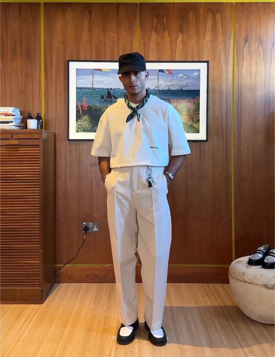 thegentgenie's tweet image. Not loud. Not basic. Just timeless. 🕴🏽✨

#MensStyleGuide #StyleTipsForMen #MenswearEssentials #TimelessMenswear #ClassicMenswear #SmartCasualStyle #ConfidenceInStyle #TheGentGenie