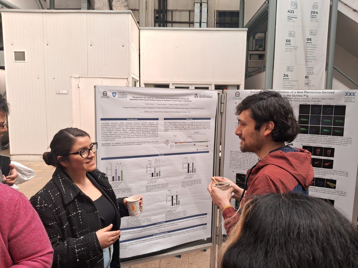 En el marco de nuestro Encuentro de Investigacion, estudiantes de nuestro Programa presentan sus trabajos en una sesión de posters abierta a la comunidad.

#SomosUNAB #InvestigacionUNAB #CienciaUNAB #DoctoradosUNAB
<a href="/IBiomedicas/">Instituto de Ciencias Biomédicas UNAB</a>