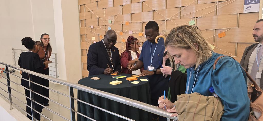 LinusMofor's tweet image. Great pleasure meeting dynamic motivating COP30 Presidency Youth Climate Champion, Marcele Oliveira @pycccop30 at Second Africa Climate Summit #acs2025 #ACS2 learning of her dreams for Climate ambition and action, and the power of #children and #youth to drive #climate sol #COP30