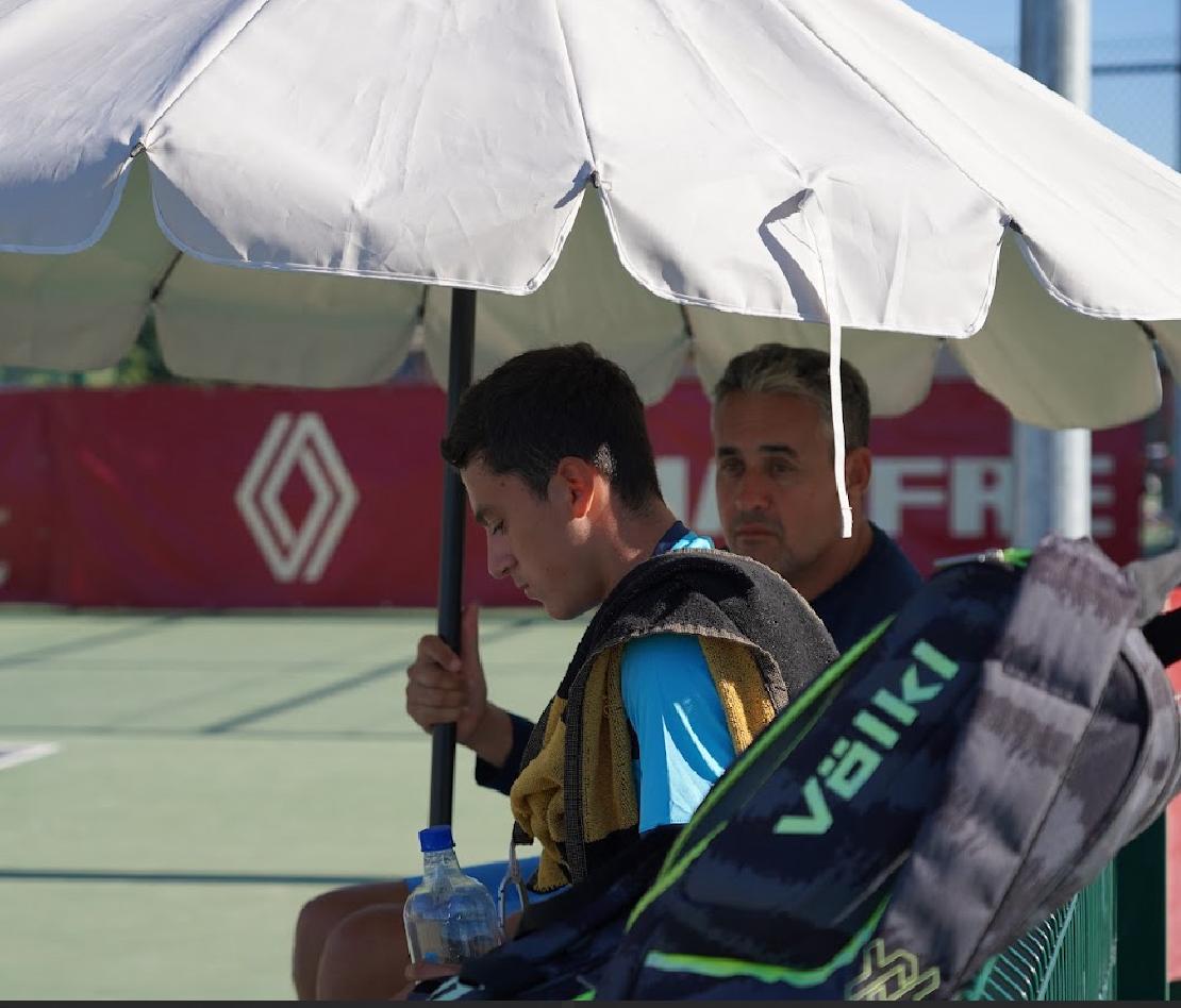 FedExtTenis's tweet image. La selección extremeña infantil masculina se queda muy cerca de las semifinales del Campeonato de España Infantil por CC.AA. al caer derrotada ante Andalucía 2 partidos a 1, antes, Javier Navarrete había derrotado al Campeón de España. @jovendeportEXT