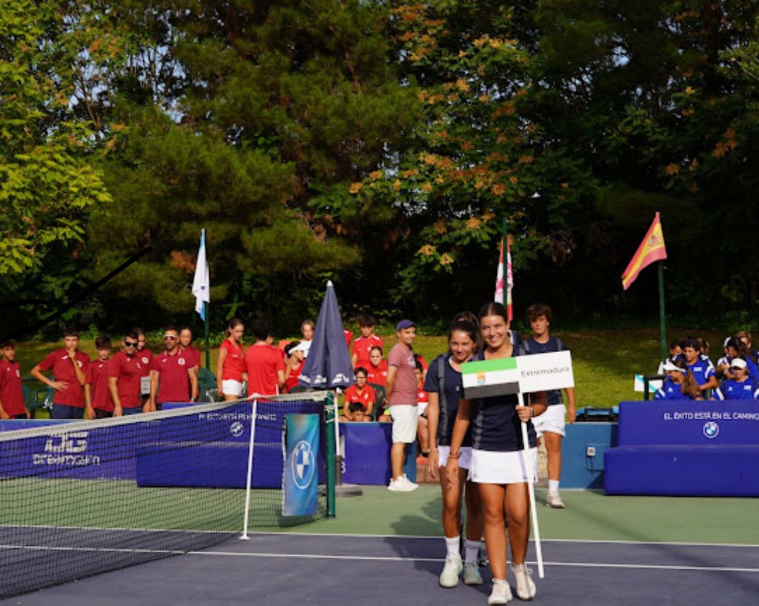 FedExtTenis's tweet image. La selección extremeña infantil masculina se queda muy cerca de las semifinales del Campeonato de España Infantil por CC.AA. al caer derrotada ante Andalucía 2 partidos a 1, antes, Javier Navarrete había derrotado al Campeón de España. @jovendeportEXT