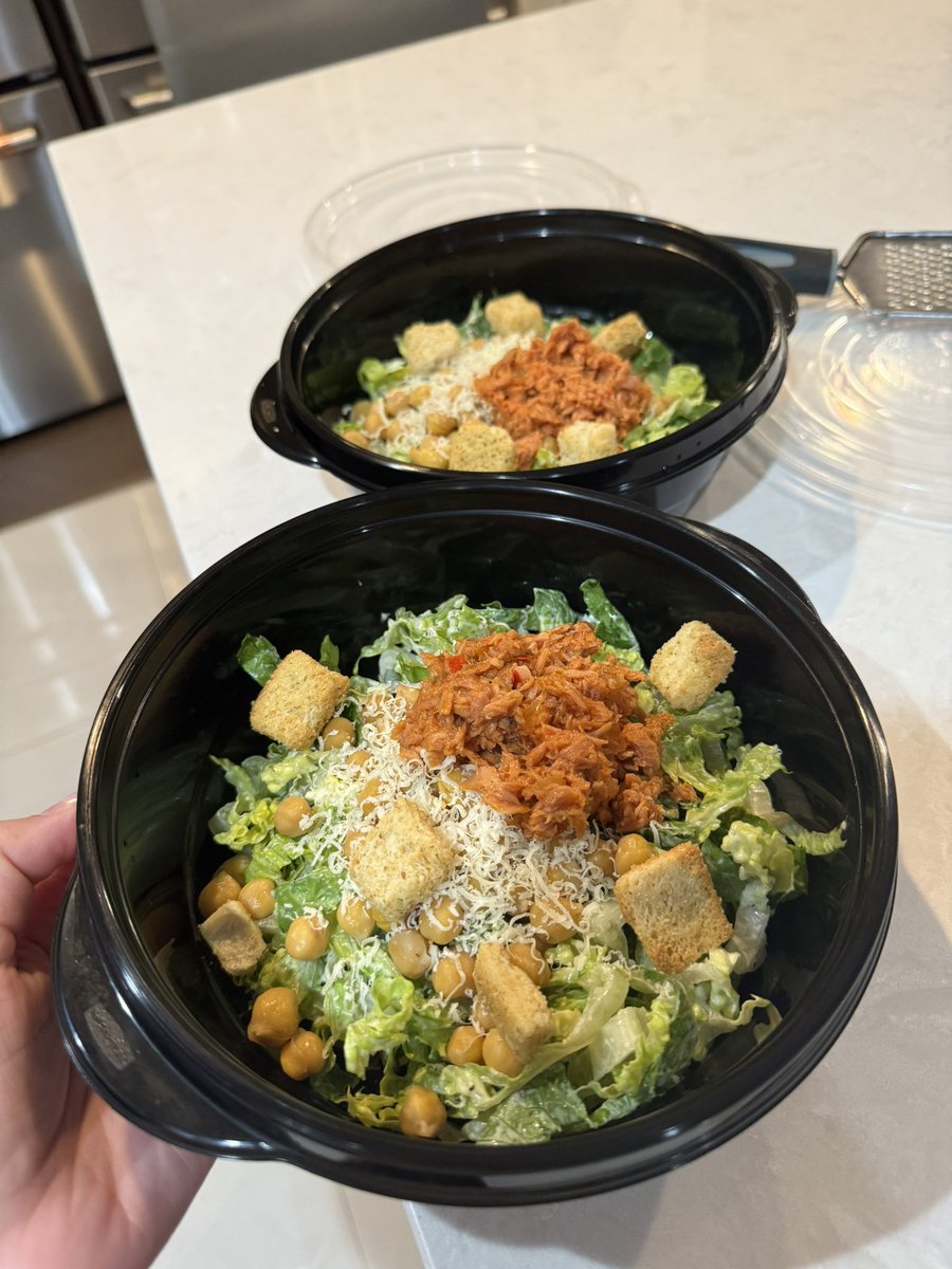 Sadiyah98's tweet photo. 32 days of Salads only! And going strong 😍 Thoroughly enjoying. https://t.co/b6MMMcpnQf