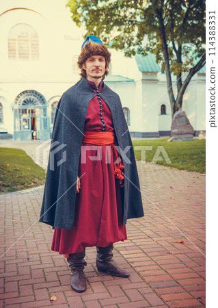 Googling “best cobbler in Williamsburg” after I broke my loafers