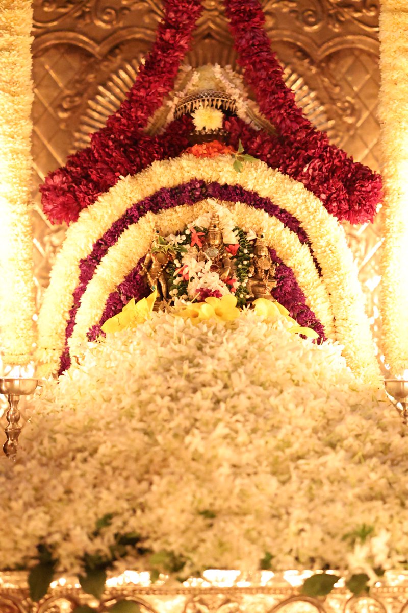 Sri RamachandrapuraMatha 🕉️ (@shankarapeetha) on Twitter photo #ಸ್ವಭಾಷಾ_ಚಾತುರ್ಮಾಸ್ಯ - ದಿನ 56
ಮರೆತುಹೋದ ಮನೆಮಾತನ್ನು ಮರಳಿ ನೆನಪಿಸಿಕೊಡುವ ಮಹಾಪರ್ವ
*ಏಕಾದಶಿ
*ಕೃಷ್ಣಯಜುರ್ವೇದ ಘನಪಾರಾಯಣ
03-09-2025
ಅಶೋಕೆ, ಗೋಕರ್ಣ
#Swabhasha #Chaturmasya #ಸ್ವಭಾಷಾ_ಚಾತುರ್ಮಾಸ್ಯ - ದಿನ 56
ಮರೆತುಹೋದ ಮನೆಮಾತನ್ನು ಮರಳಿ ನೆನಪಿಸಿಕೊಡುವ ಮಹಾಪರ್ವ
*ಏಕಾದಶಿ
*ಕೃಷ್ಣಯಜುರ್ವೇದ ಘನಪಾರಾಯಣ
03-09-2025
ಅಶೋಕೆ, ಗೋಕರ್ಣ
#Swabhasha #Chaturmasya