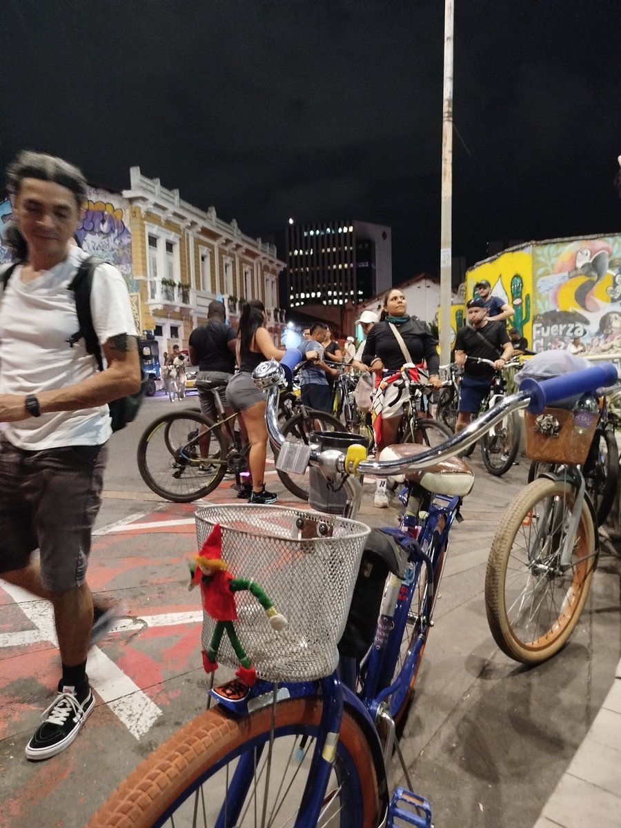 RingPlayero's tweet image. ¡¡HOY!!
Al igual que Todos Los Miércoles Sin Falta.
Nos vemos en el parque panamericano para salir en familia.
#másbicimásvida
#esmejorenbicicleta
#sacalaBICIcompa
#calico