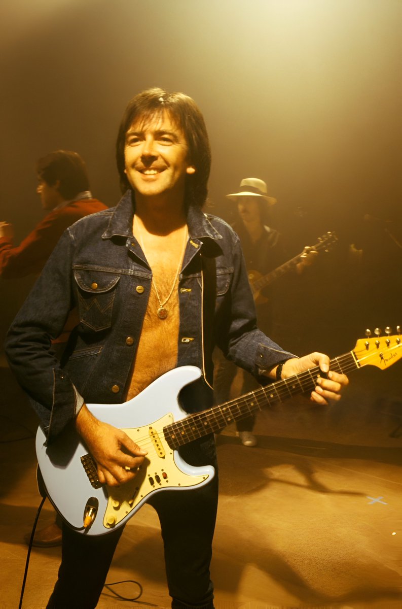 whitesnakeblog's tweet image. Throwback to Mel Galley in ’83 – pure #Whitesnake magic. 🎸✨