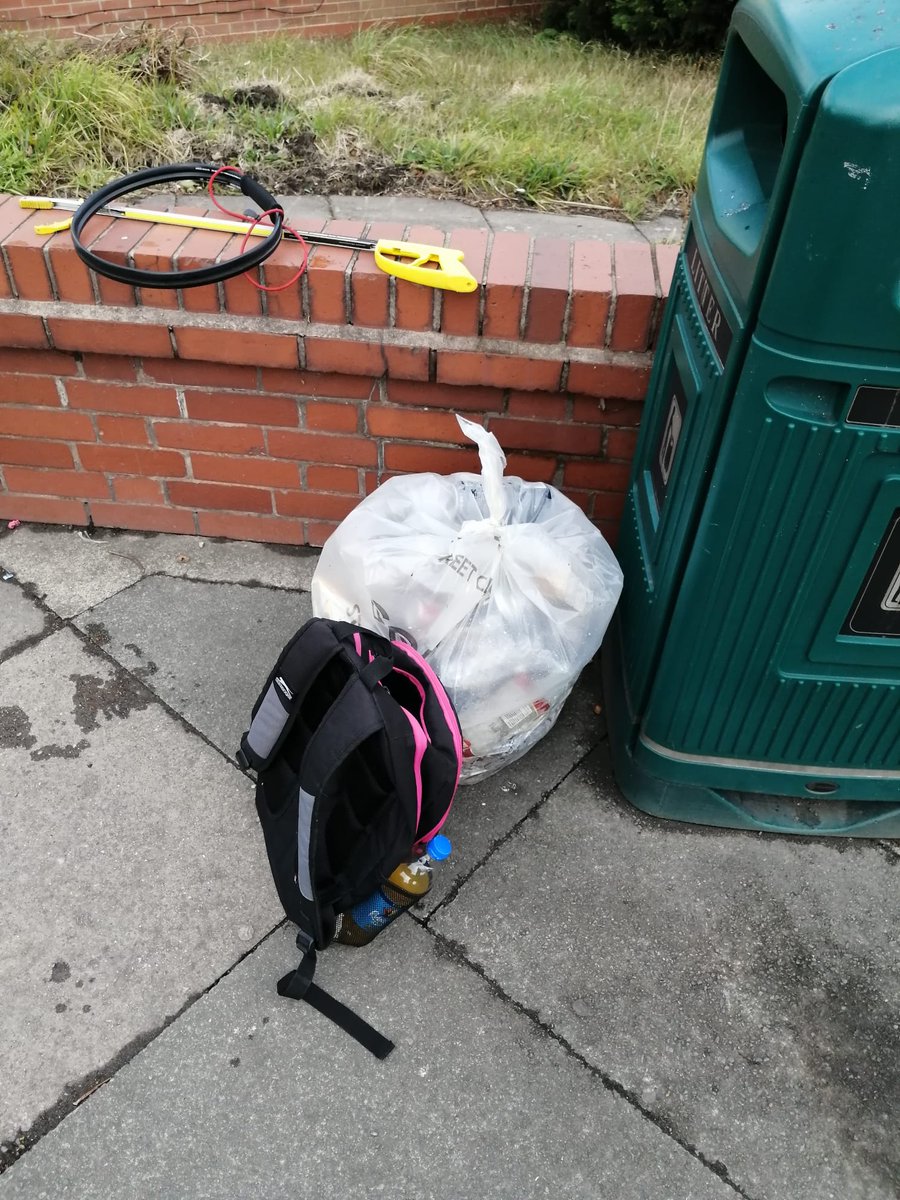 Litterwatch1's tweet image. Shoutout to the amazing volunteers at The Gap Centre West Bromwich! They're still out there, rain or shine, keeping the streets around the centre spick and span. You are all incredible.
#TheGapCentre #WestBromwich #VolunteerPower #LitterPickers #sandwell