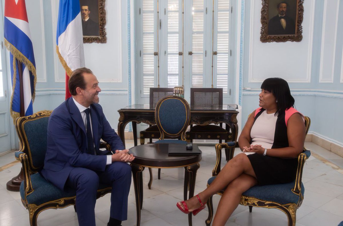 CONAVIL - Empresa de Construcción y Montaje (@conavil_ecm) on Twitter photo Recibe Viceministra cubana de Relaciones Exteriores 🇨🇺, Anayansi Rodríguez Camejo, las Copias de Estilo del Excmo. Sr. Raphael Trannoy, Embajador de la República Francesa en la República de #Cuba.
<a href="/Conavil_ECM/">CONAVIL - Empresa de Construcción y Montaje</a> #LatirAvileño #100AñosConFidel #LaLuchaNoHaCesado Recibe Viceministra cubana de Relaciones Exteriores 🇨🇺, Anayansi Rodríguez Camejo, las Copias de Estilo del Excmo. Sr. Raphael Trannoy, Embajador de la República Francesa en la República de #Cuba.
<a href="/Conavil_ECM/">CONAVIL - Empresa de Construcción y Montaje</a> #LatirAvileño #100AñosConFidel #LaLuchaNoHaCesado